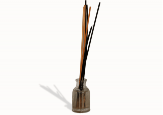 Аромадифузор с яркими натуральными эфирными маслами Аромадифузор с яркими натуральными эфирными маслами