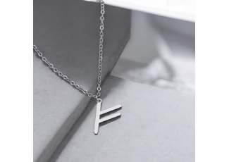 Кулон с руной Феху на цепочке Кулон с руной Феху на цепочке